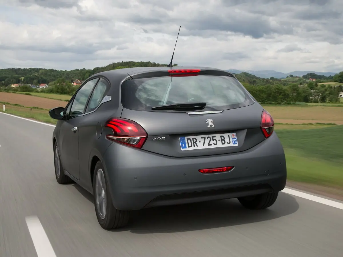 Peugeot 208 I Рестайлинг Хэтчбек 3 дв. — сүрөт 4