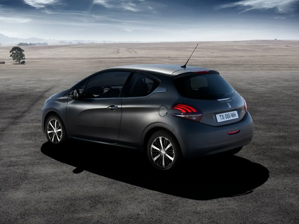 Peugeot 208 I Рестайлинг Хэтчбек 3 дв. — сүрөт 5