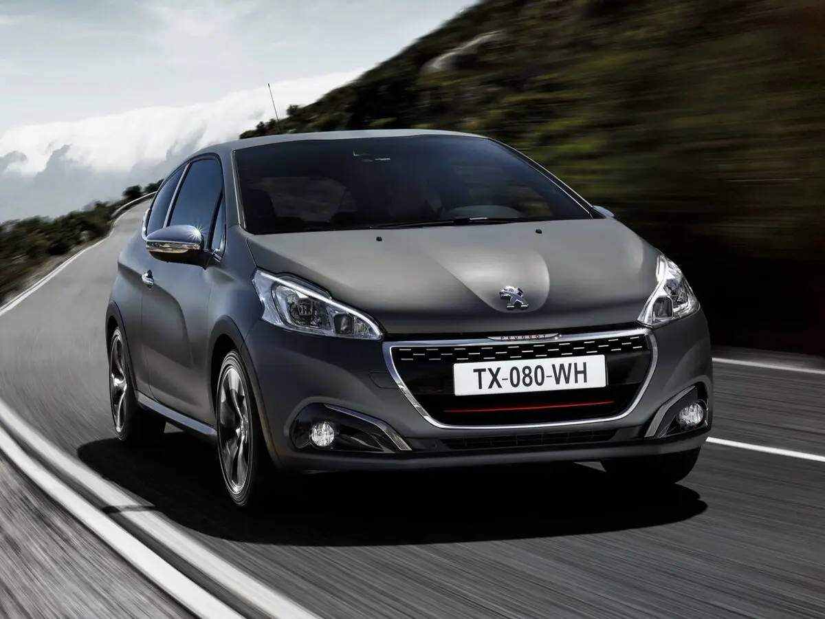 Peugeot 208 GTi I Рестайлинг Хэтчбек 3 дв. — photo 3