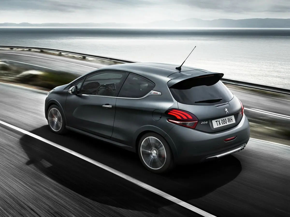 Peugeot 208 GTi I Рестайлинг Хэтчбек 3 дв. — photo 4