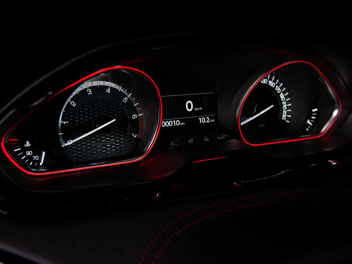 Peugeot 208 GTi I Рестайлинг Хэтчбек 3 дв. — photo 7