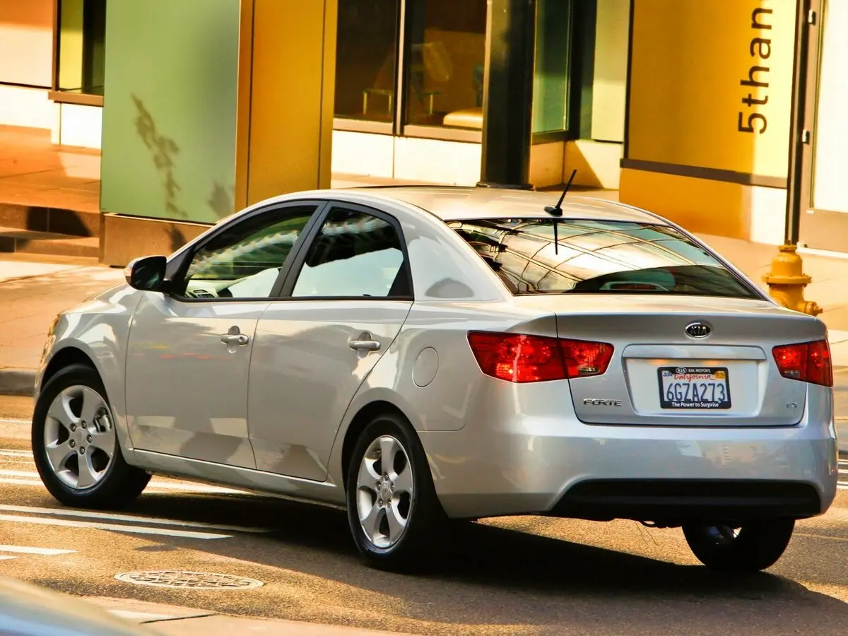 Kia Forte I Седан — сүрөт 5