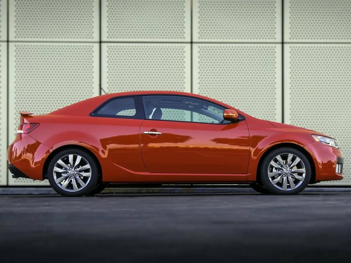 Kia Forte I Купе — сүрөт 2