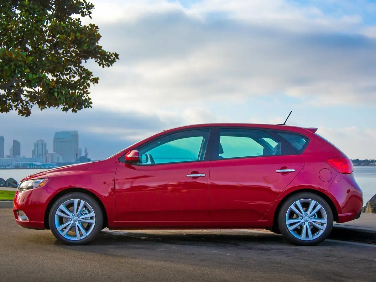 Kia Forte I Хэтчбек 5 дв. — сүрөт 2