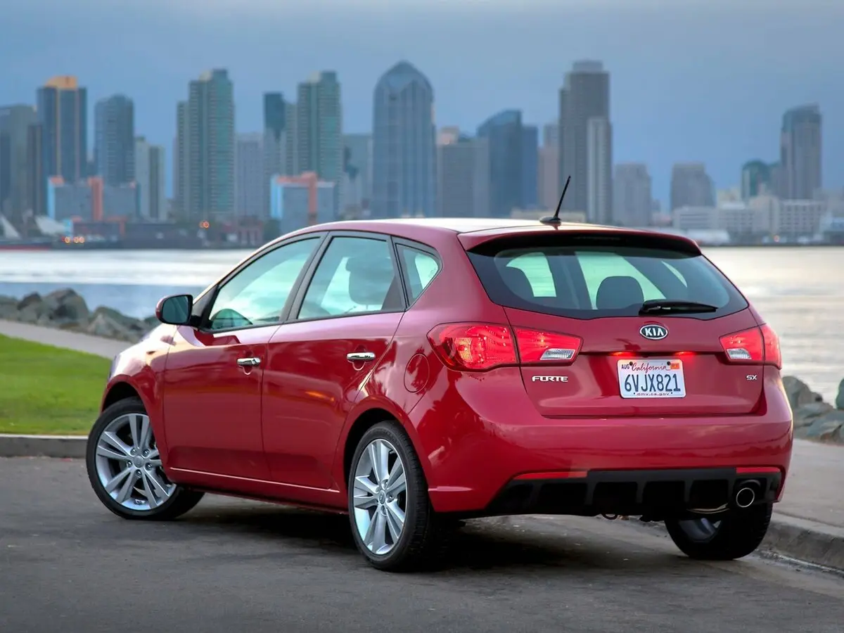 Kia Forte I Хэтчбек 5 дв. — сүрөт 4