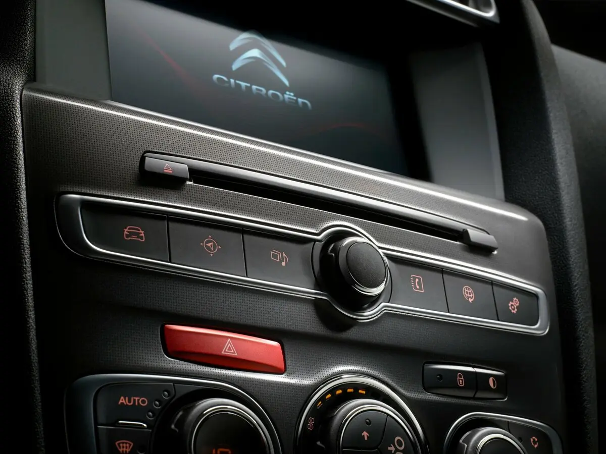 Citroen C4 II Рестайлинг Хэтчбек 5 дв. — сүрөт 12