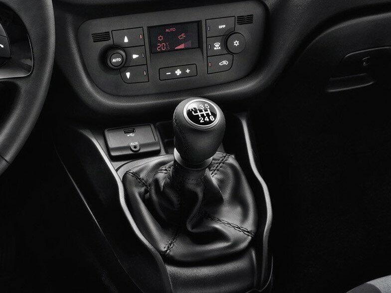 Fiat Doblo II Рестайлинг Фургон — фото 11