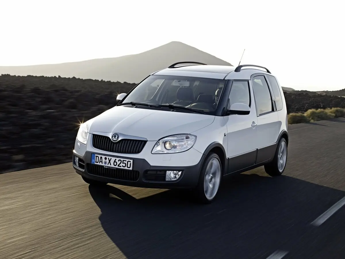 Skoda Roomster I Компактвэн Scout