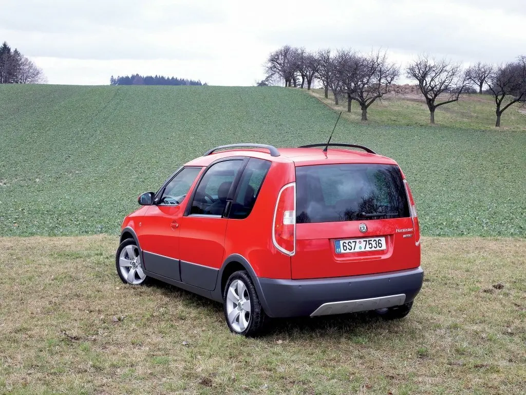 Skoda Roomster I Компактвэн Scout — сүрөт 4