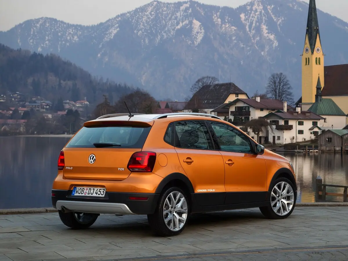 Volkswagen Polo V Рестайлинг Хэтчбек 5 дв. Cross — фото 5