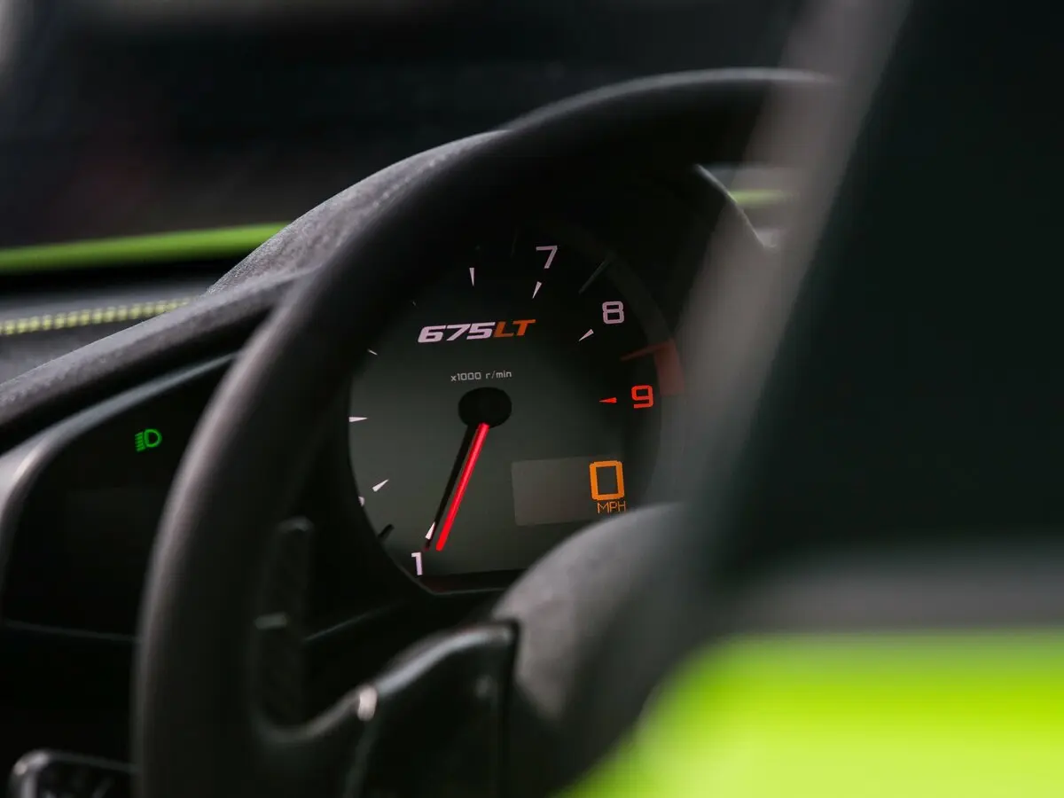 McLaren 675LT 2015 – 2017 Купе — photo 8