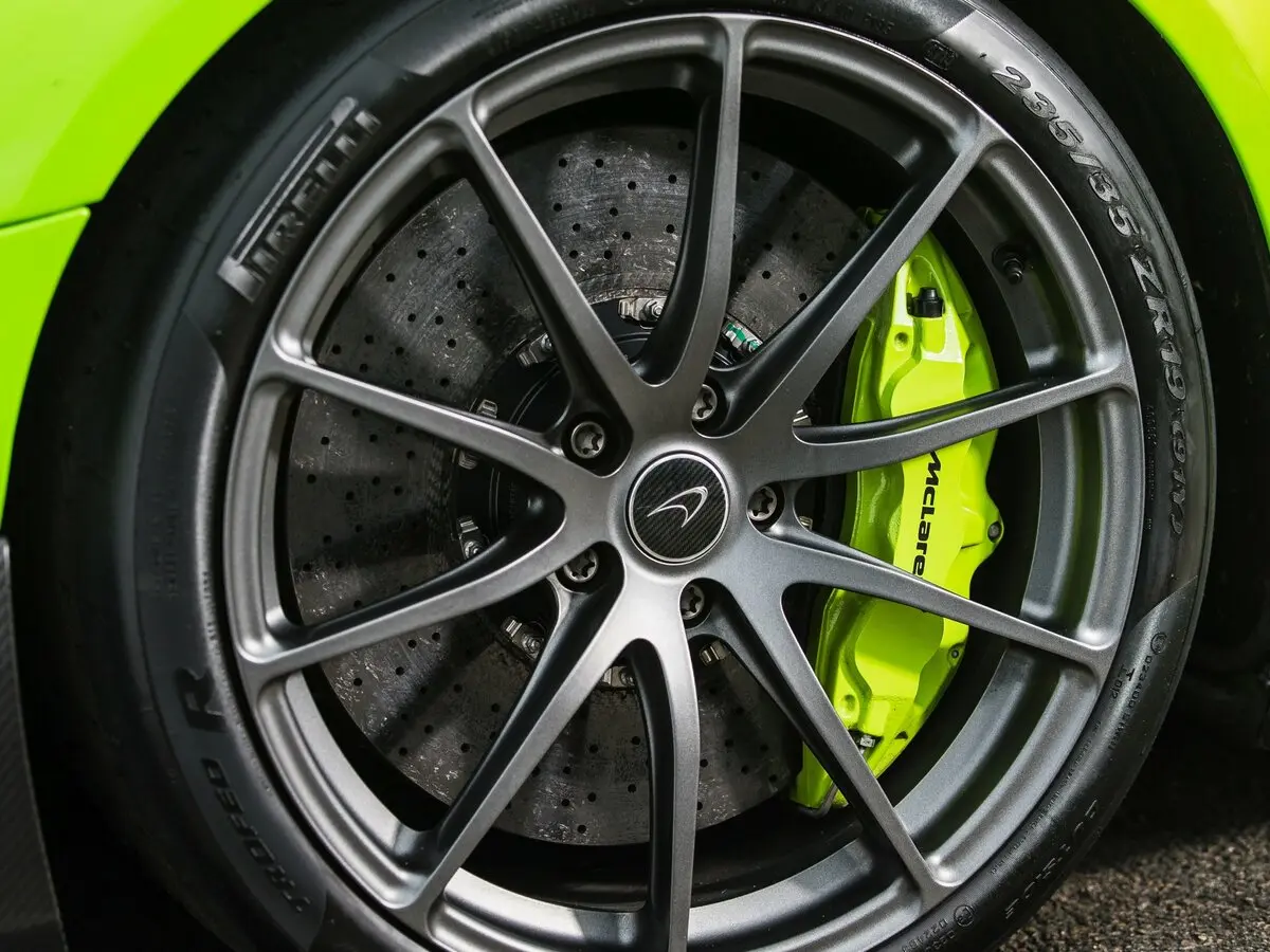 McLaren 675LT 2015 – 2017 Купе — photo 14