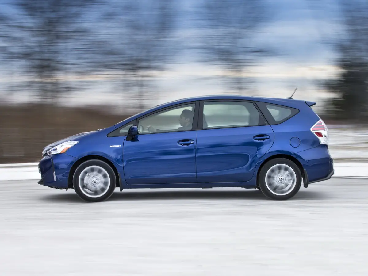 Toyota Prius v (+) I Рестайлинг (ZVW40/41) Универсал 5 дв. — фото 2