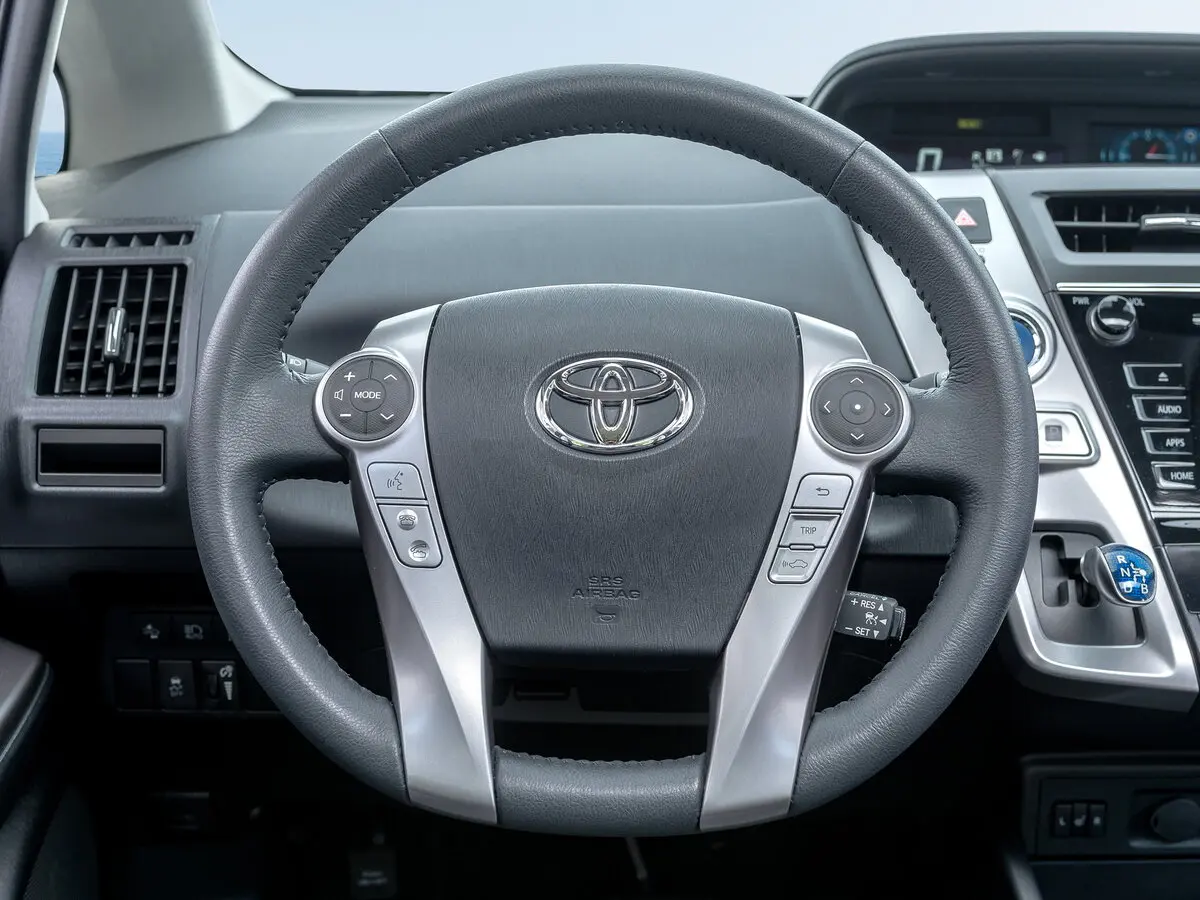 Toyota Prius v (+) I Рестайлинг (ZVW40/41) Универсал 5 дв. — фото 10