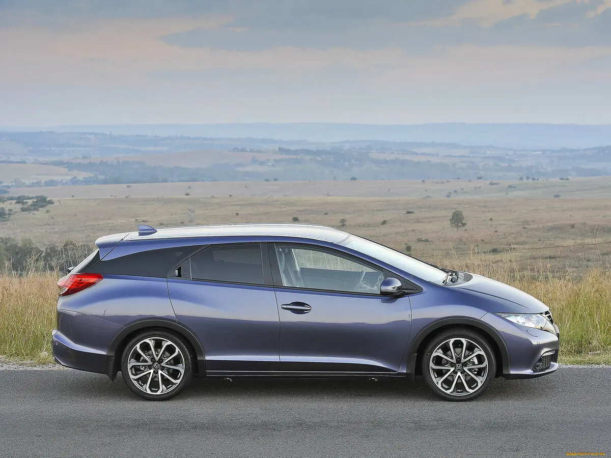Honda Civic IX Рестайлинг Универсал 5 дв. — фото 2