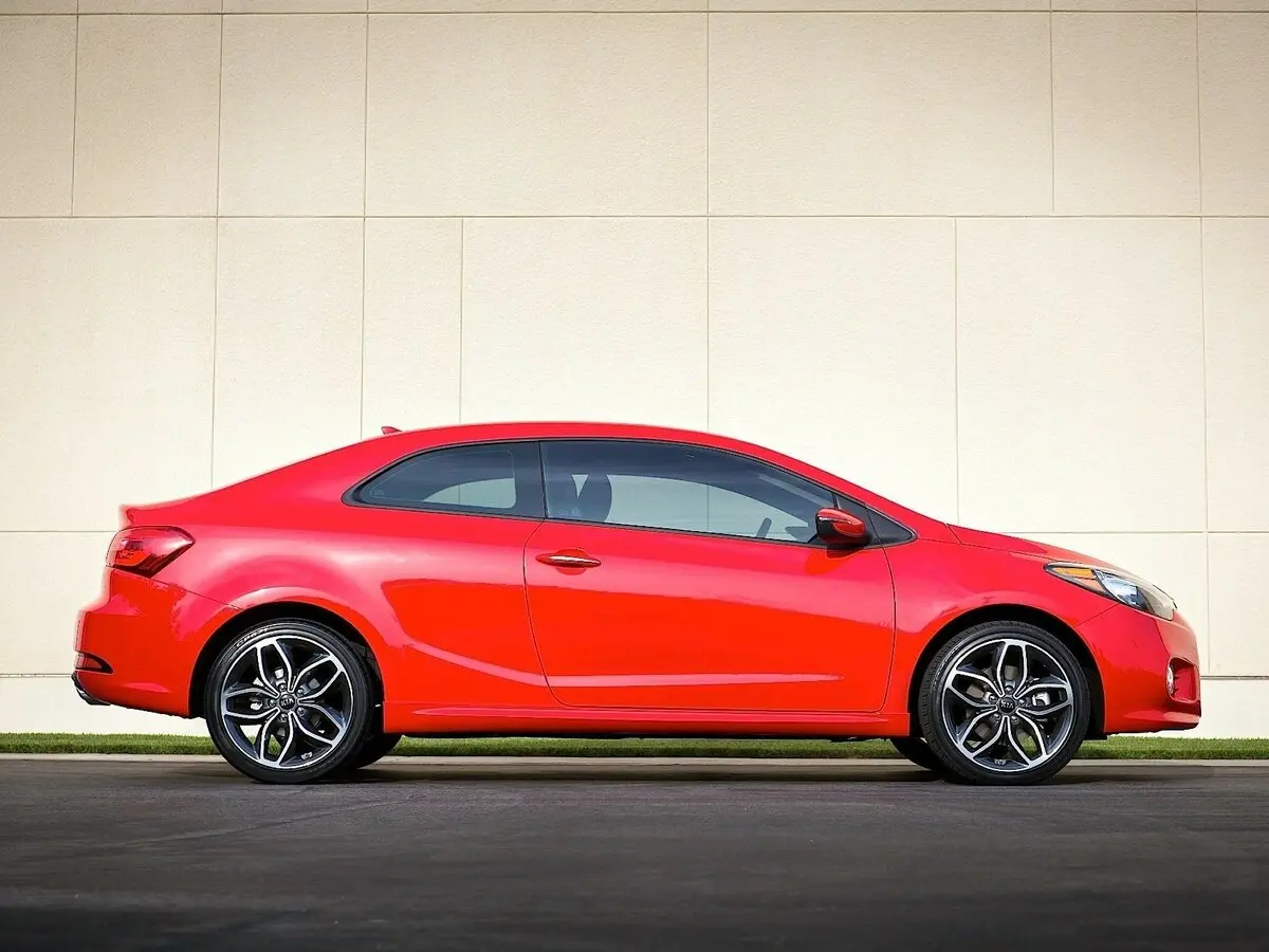 Kia Forte II Купе — сүрөт 2