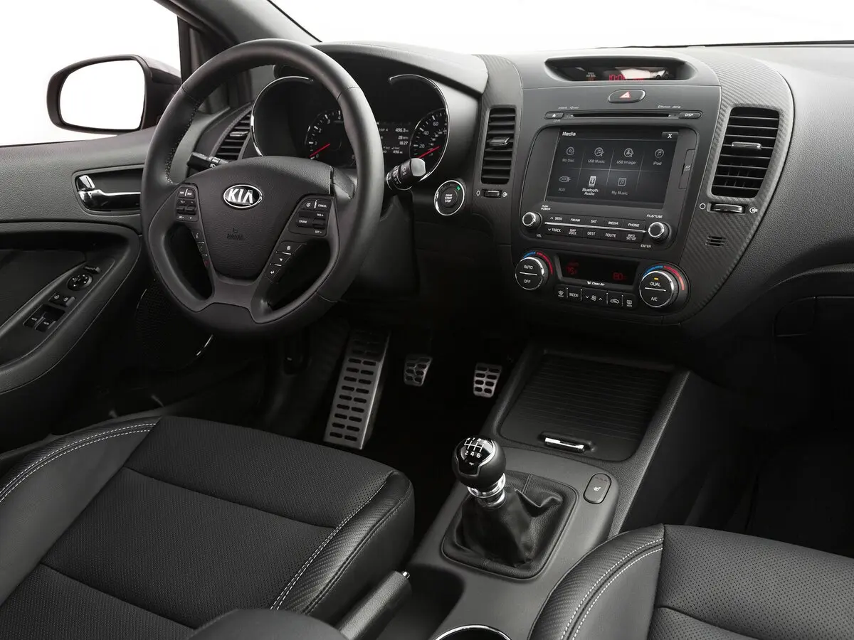 Kia Forte II Купе — сүрөт 5