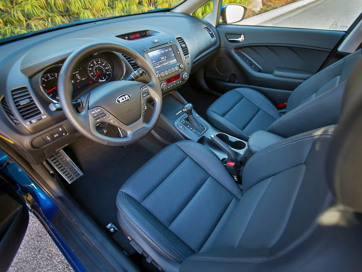Kia Forte II Купе — сүрөт 6