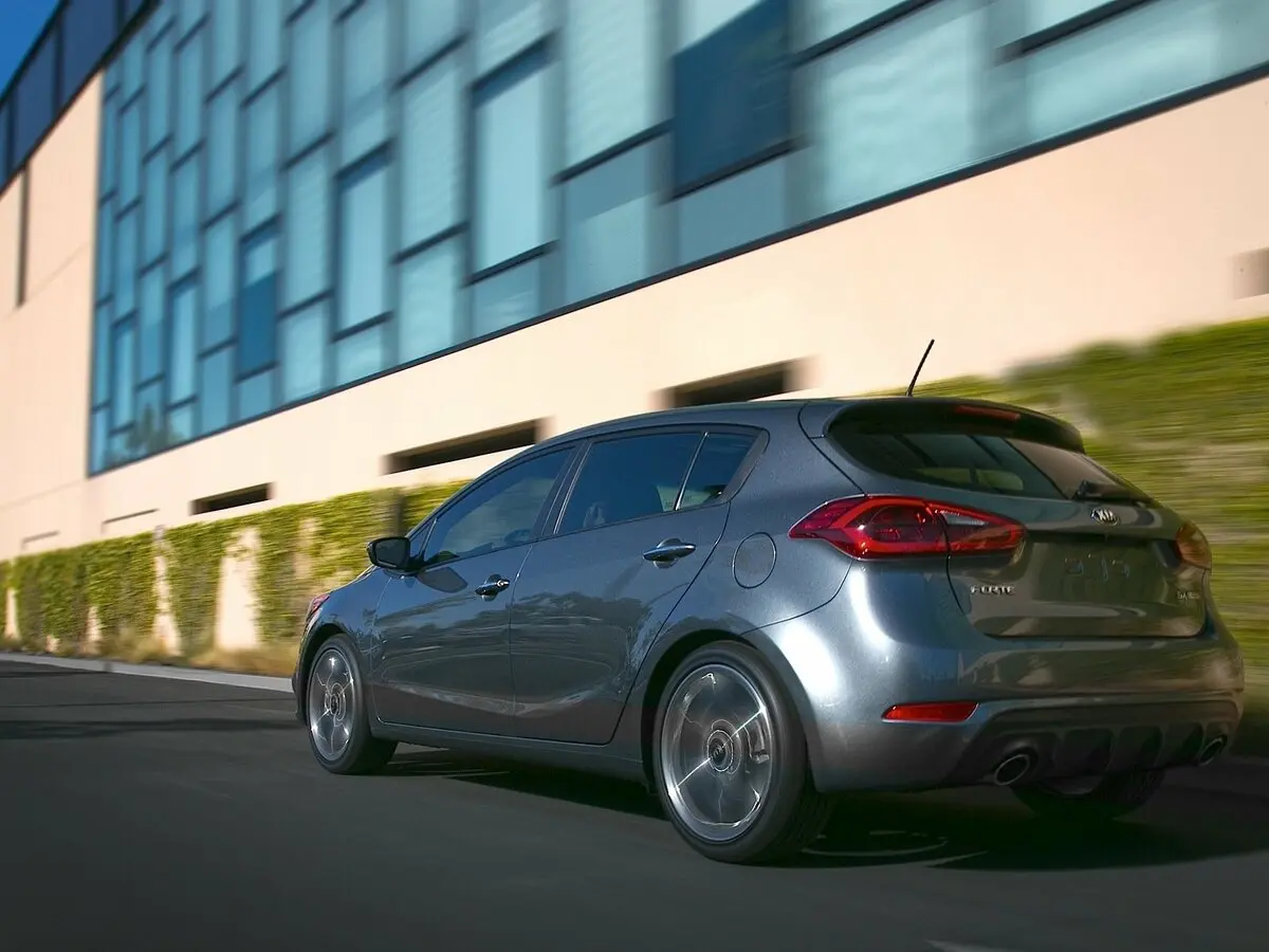 Kia Forte II Хэтчбек 5 дв. — сүрөт 4