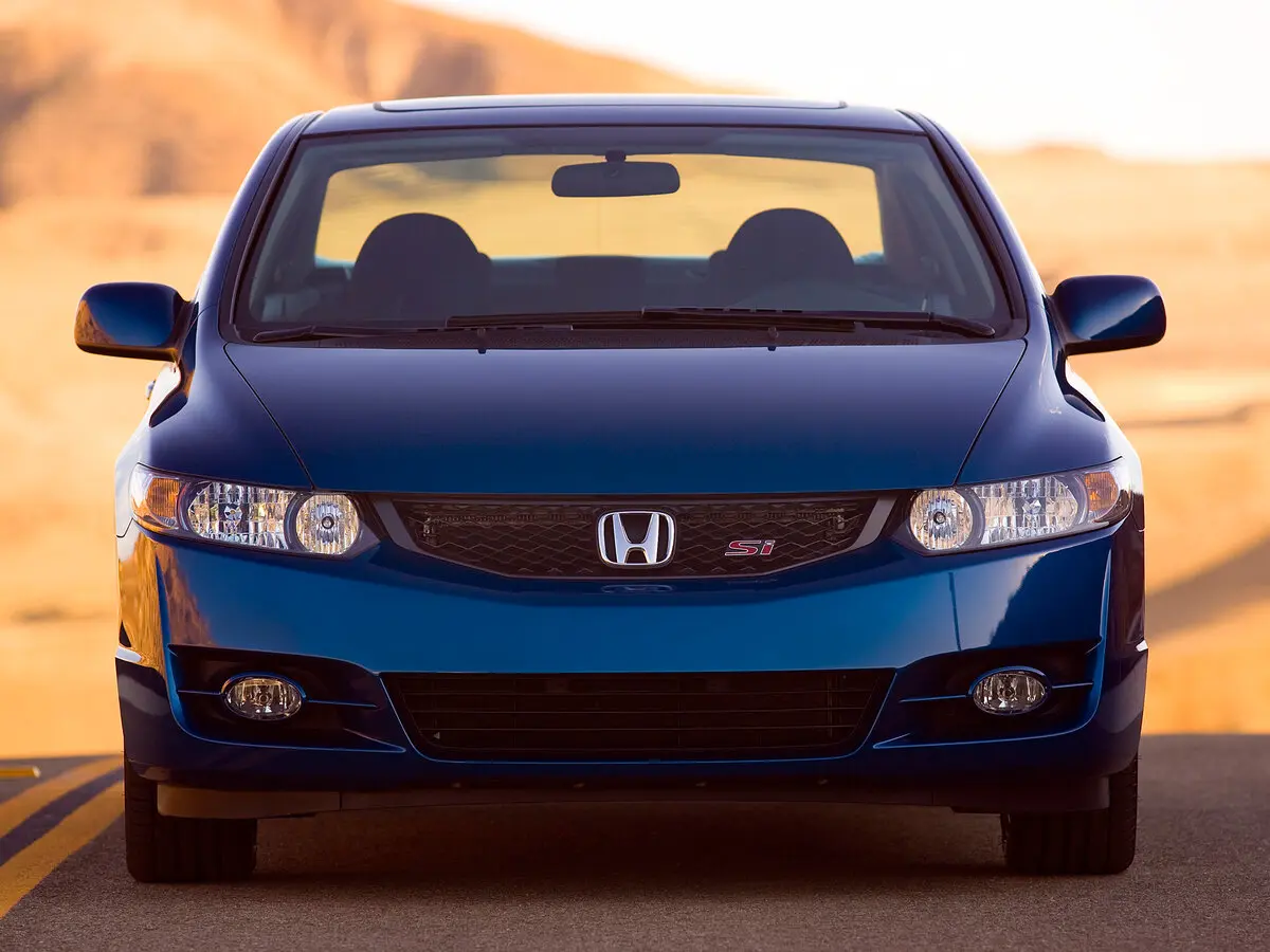 Honda Civic VIII Купе — фото 3