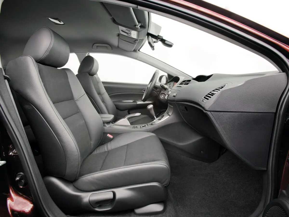 Honda Civic VIII Хэтчбек 3 дв. — фото 7