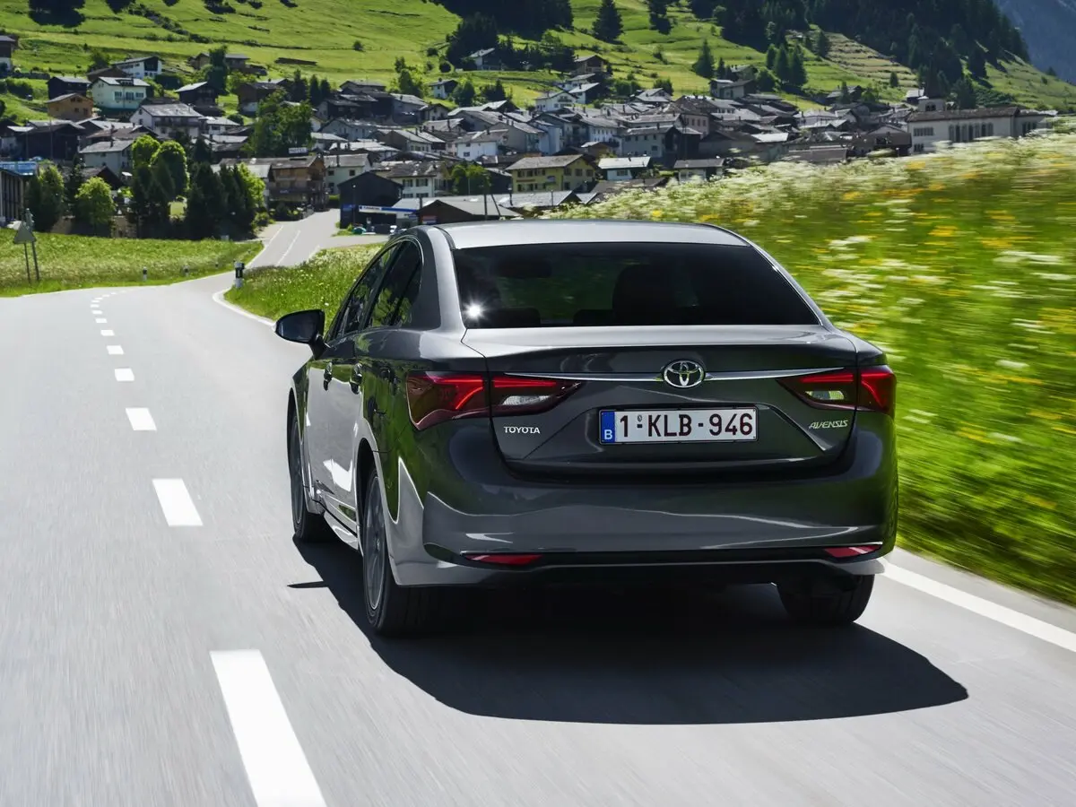 Toyota Avensis III Рестайлинг 2 Седан — сүрөт 4