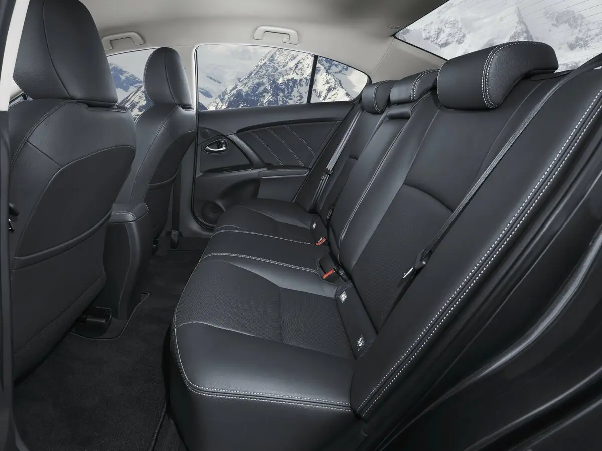 Toyota Avensis III Рестайлинг 2 Седан — сүрөт 11