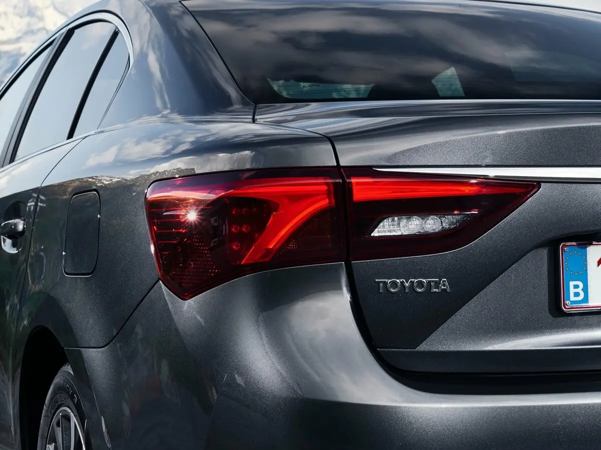 Toyota Avensis III Рестайлинг 2 Седан — сүрөт 15