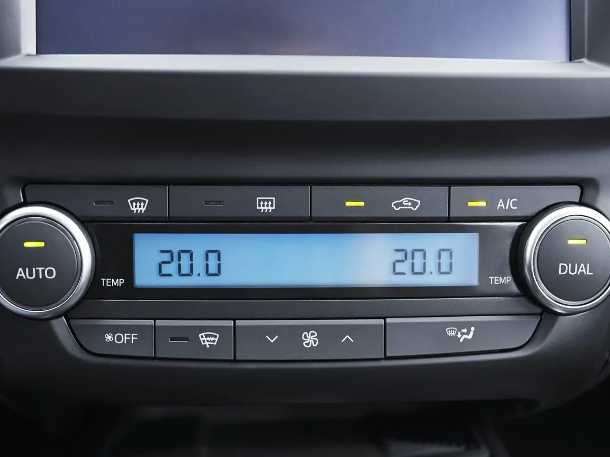 Toyota Avensis III Рестайлинг 2 Седан — сүрөт 16