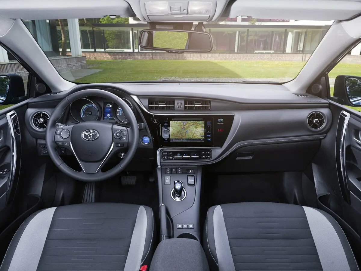Toyota Auris II Рестайлинг Хэтчбек 5 дв. — сүрөт 6