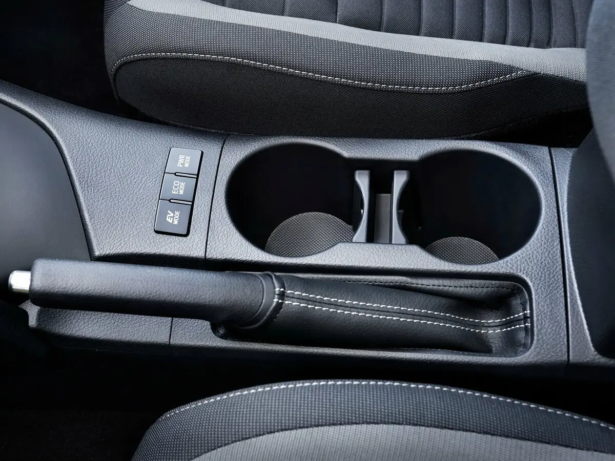 Toyota Auris II Рестайлинг Хэтчбек 5 дв. — сүрөт 15