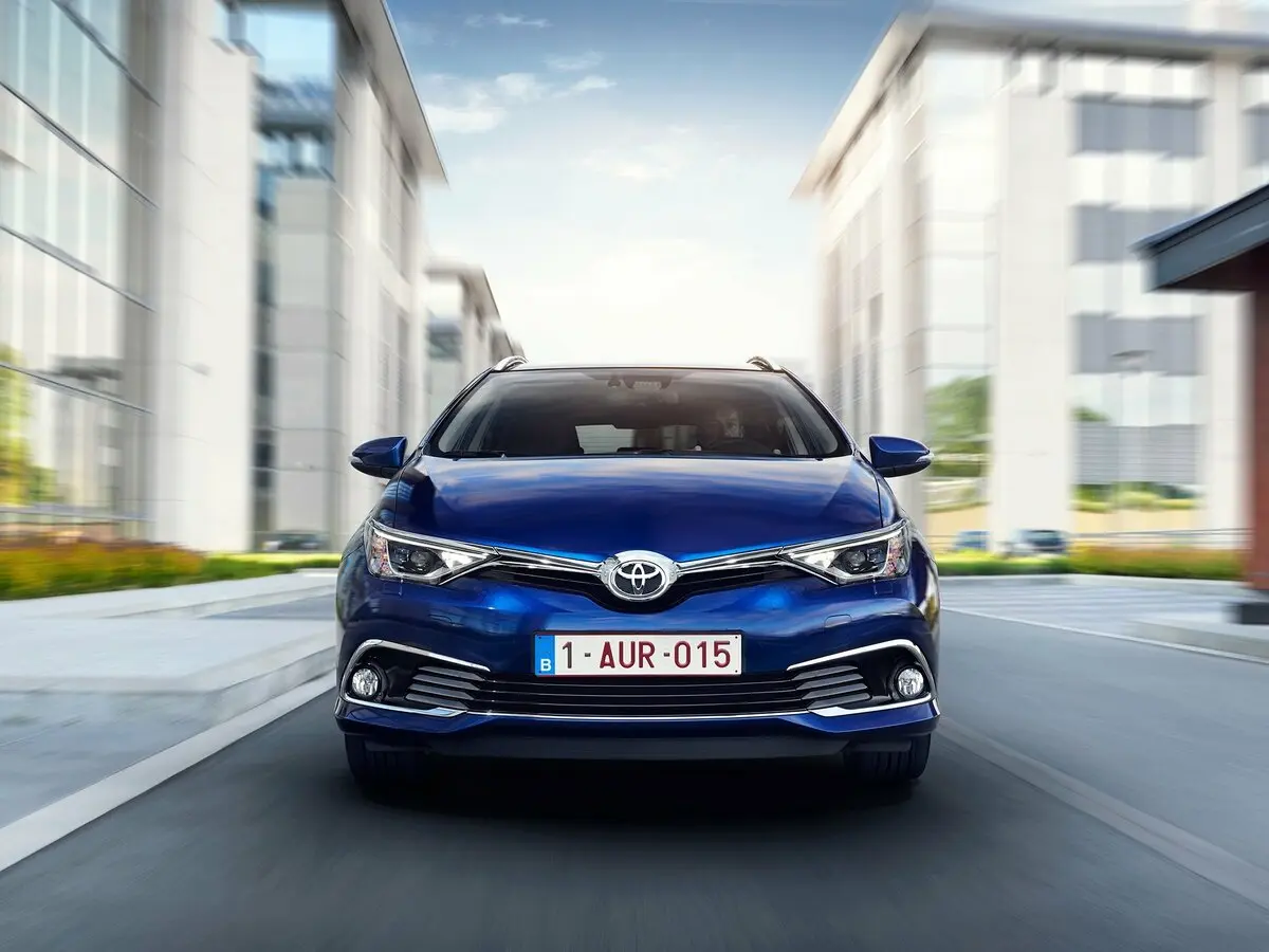 Toyota Auris II Рестайлинг Универсал 5 дв. — сүрөт 3