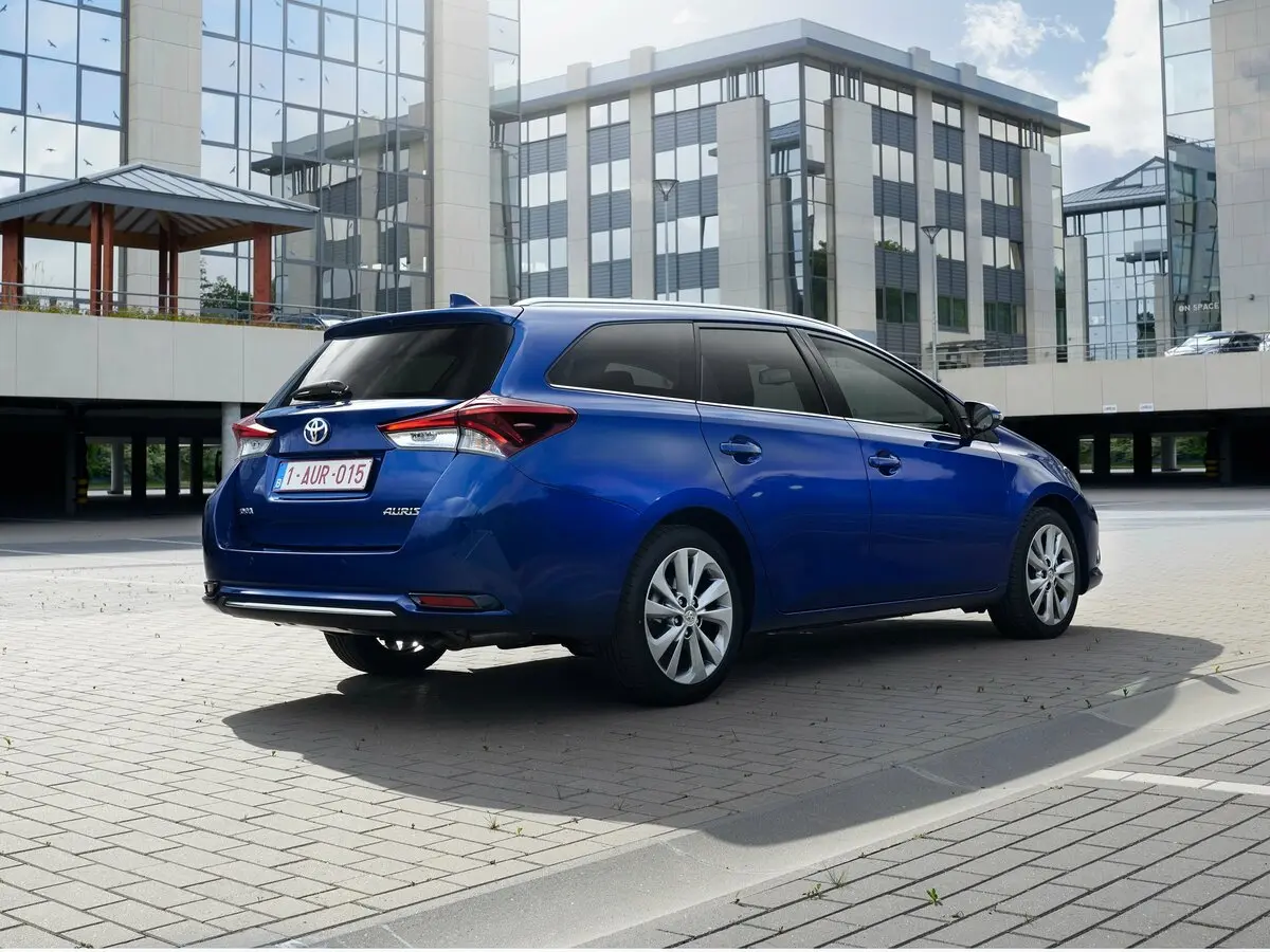 Toyota Auris II Рестайлинг Универсал 5 дв. — сүрөт 5