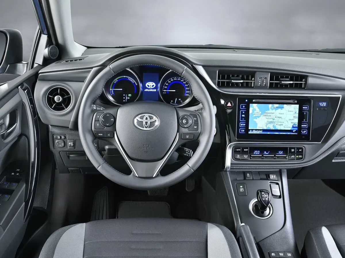 Toyota Auris II Рестайлинг Универсал 5 дв. — сүрөт 9