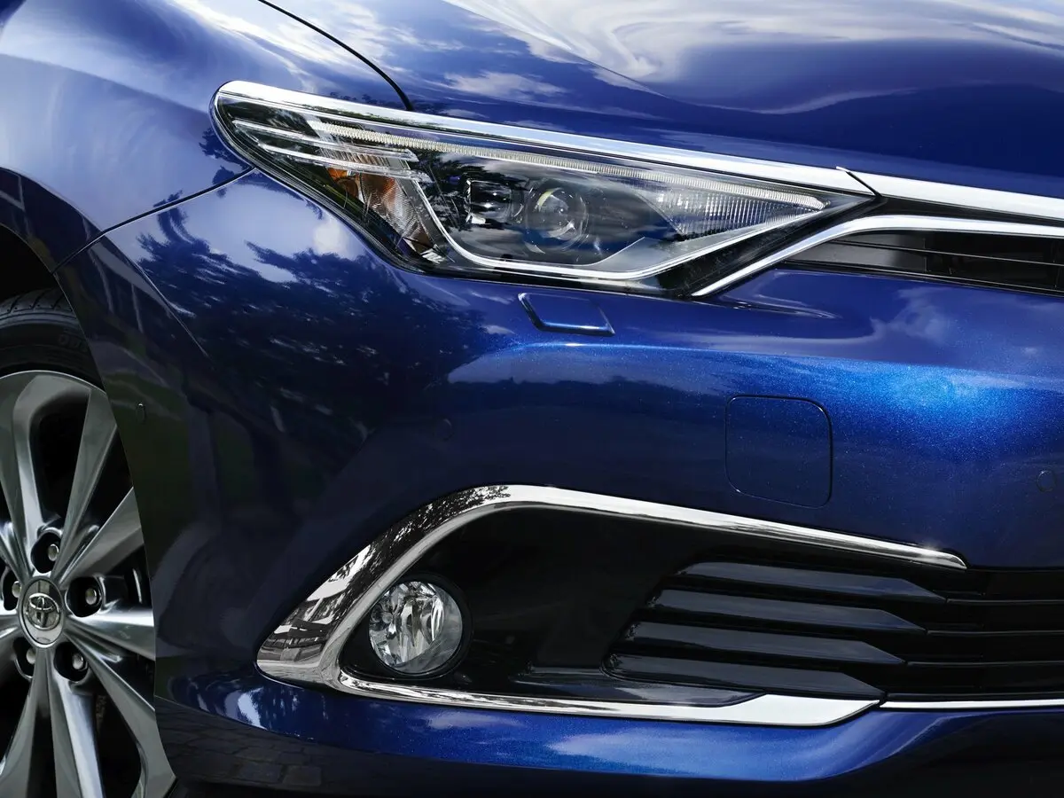 Toyota Auris II Рестайлинг Универсал 5 дв. — сүрөт 12