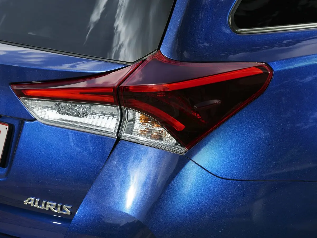 Toyota Auris II Рестайлинг Универсал 5 дв. — сүрөт 13