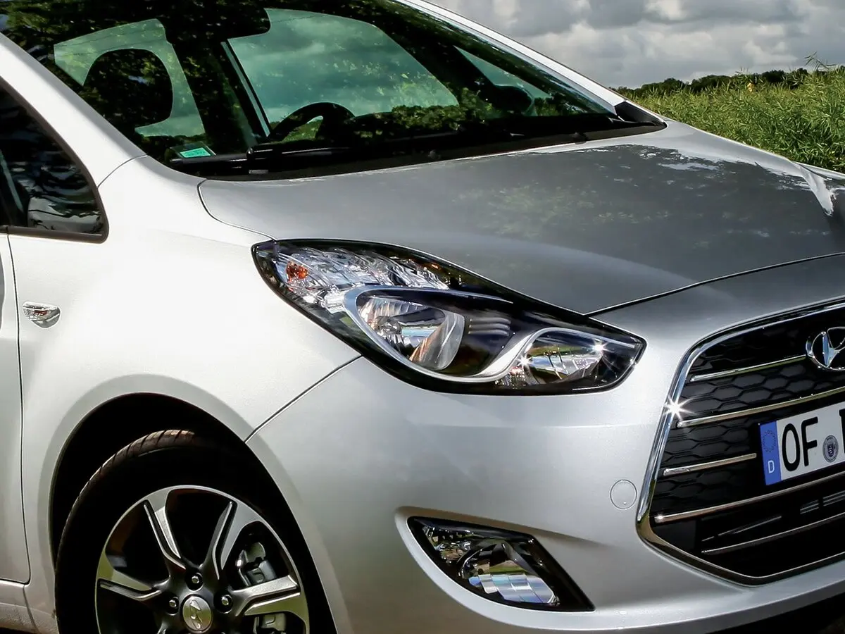 Hyundai ix20 I Рестайлинг Хэтчбек 5 дв. — сүрөт 15