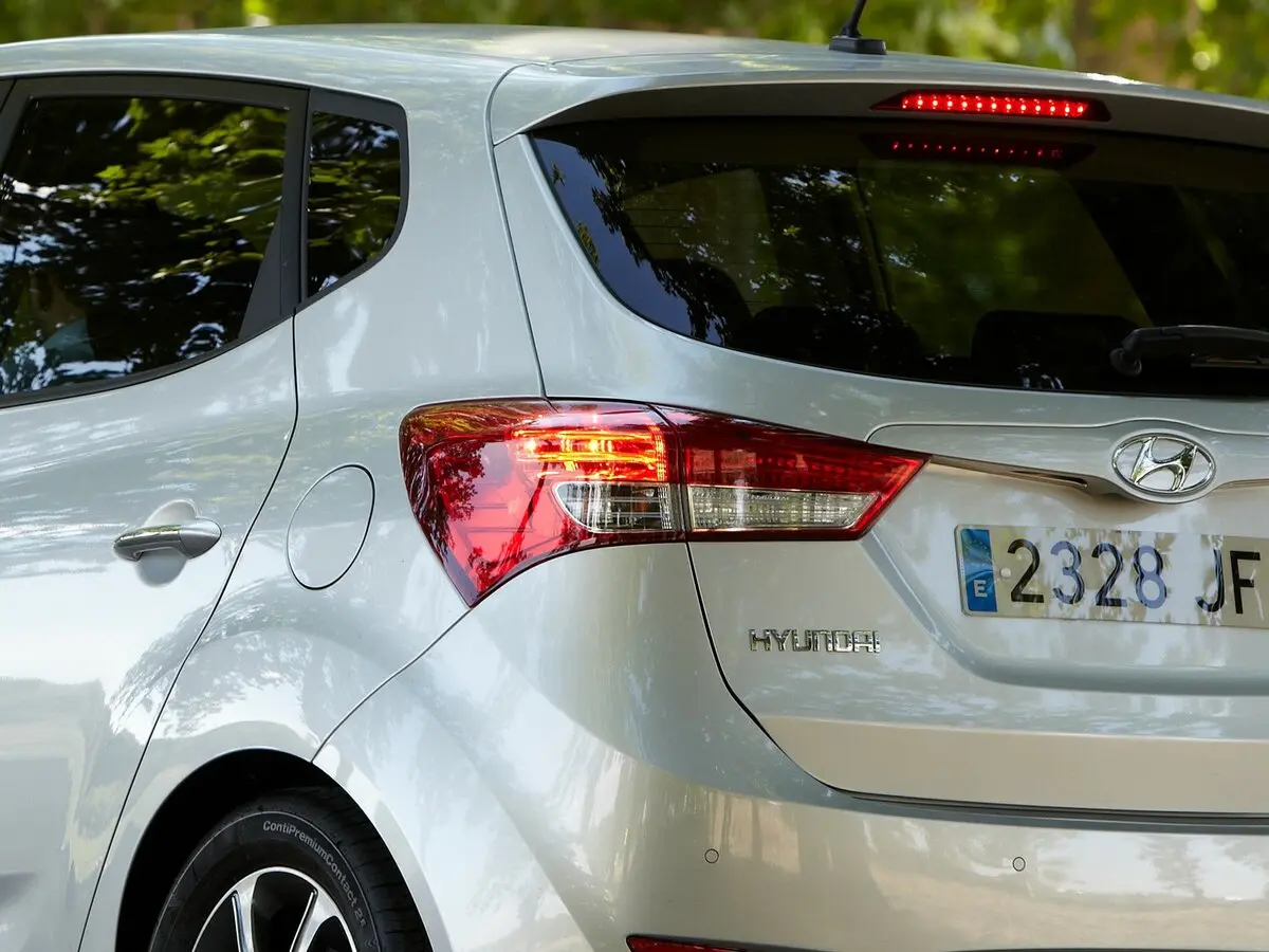 Hyundai ix20 I Рестайлинг Хэтчбек 5 дв. — сүрөт 16
