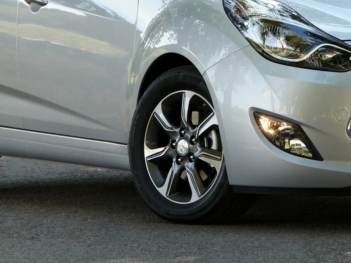 Hyundai ix20 I Рестайлинг Хэтчбек 5 дв. — сүрөт 17