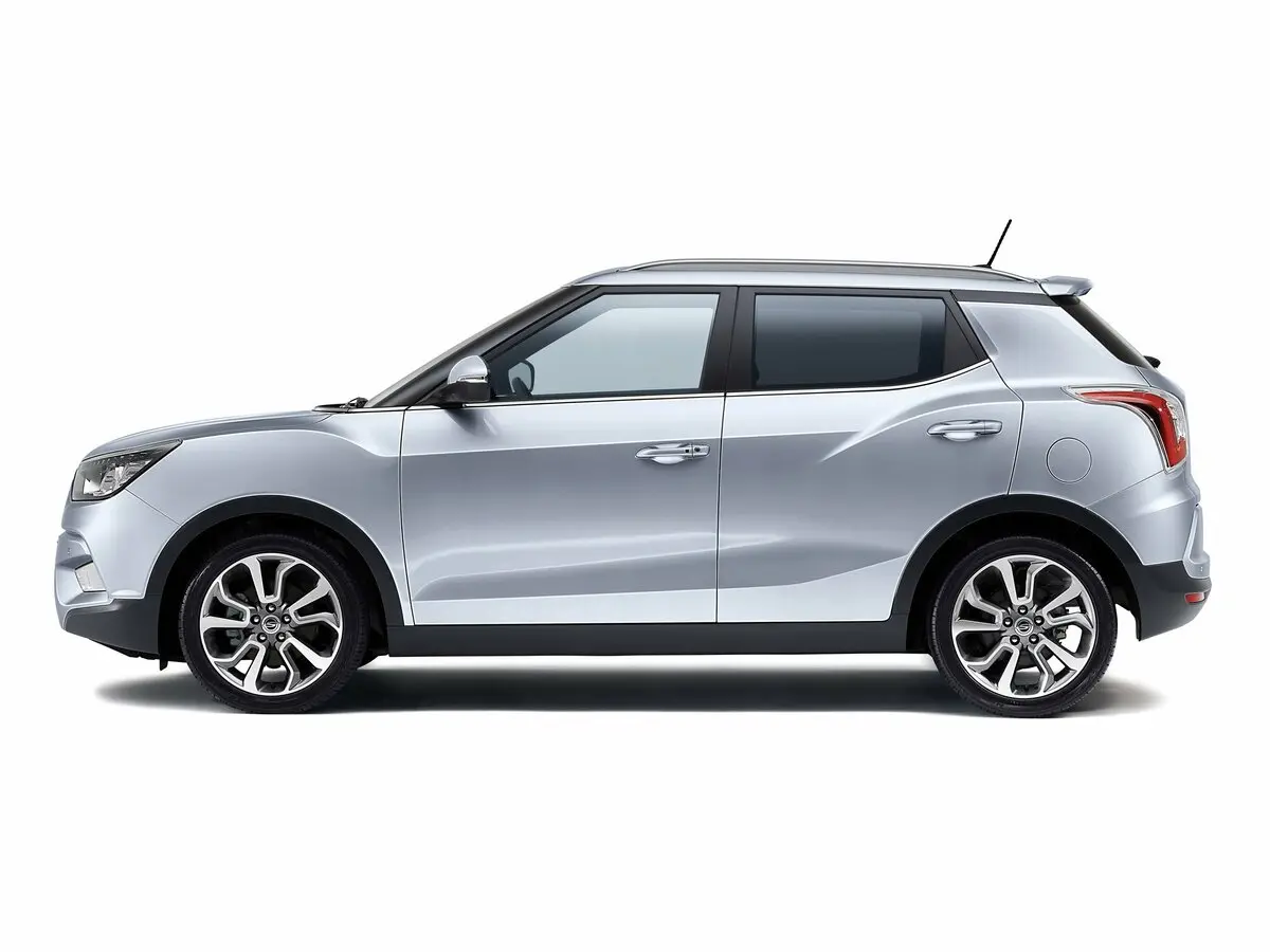 SsangYong Tivoli I Внедорожник 5 дв. — фото 2