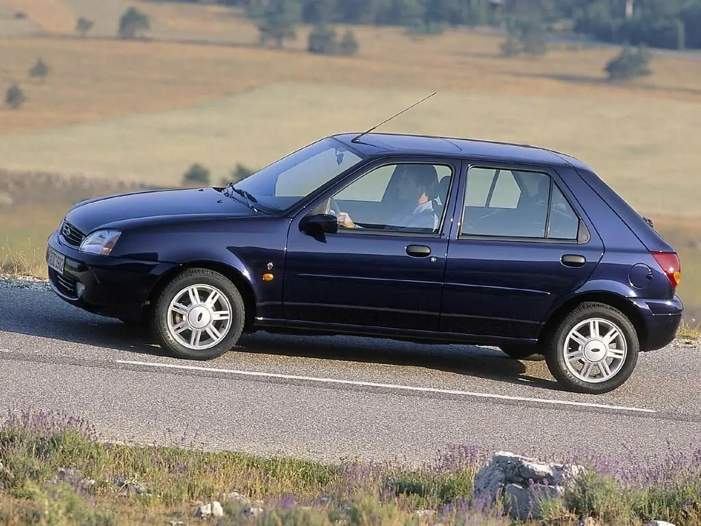 Ford Fiesta Mk4 Рестайлинг Хэтчбек 5 дв. — сүрөт 2