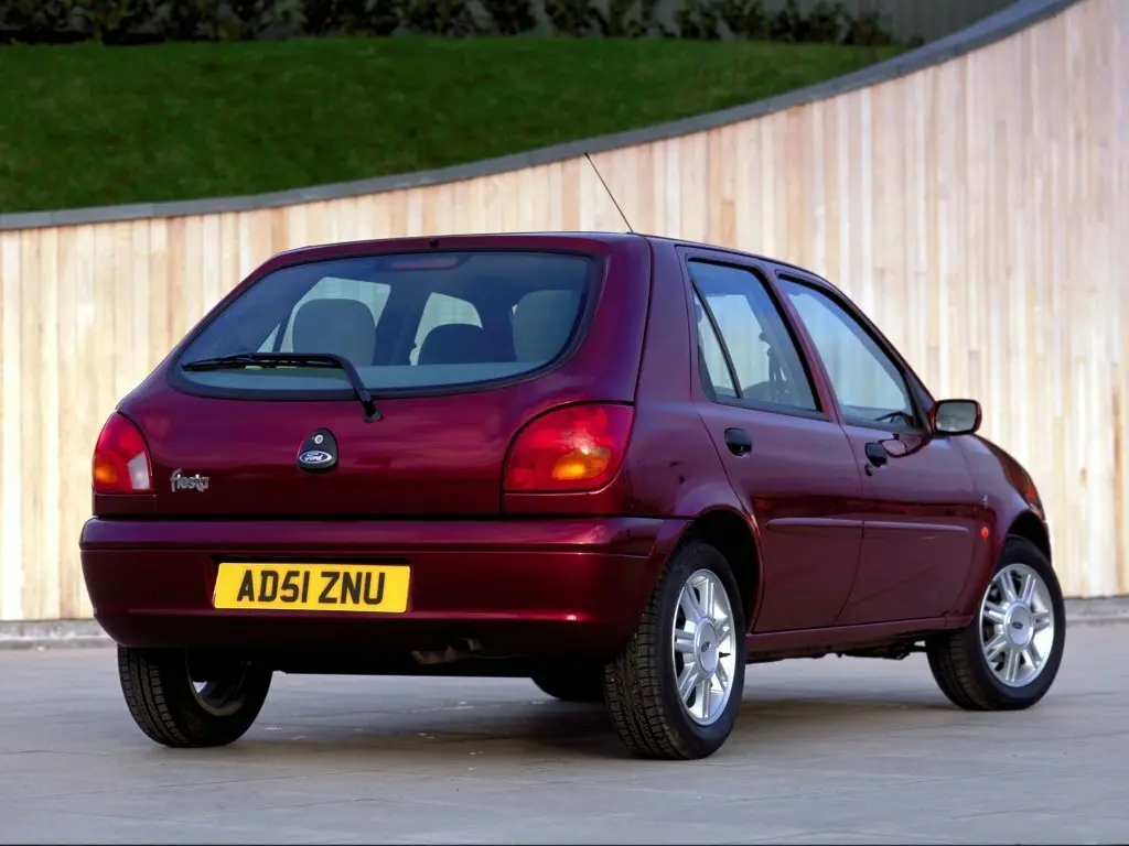 Ford Fiesta Mk4 Рестайлинг Хэтчбек 5 дв. — сүрөт 4