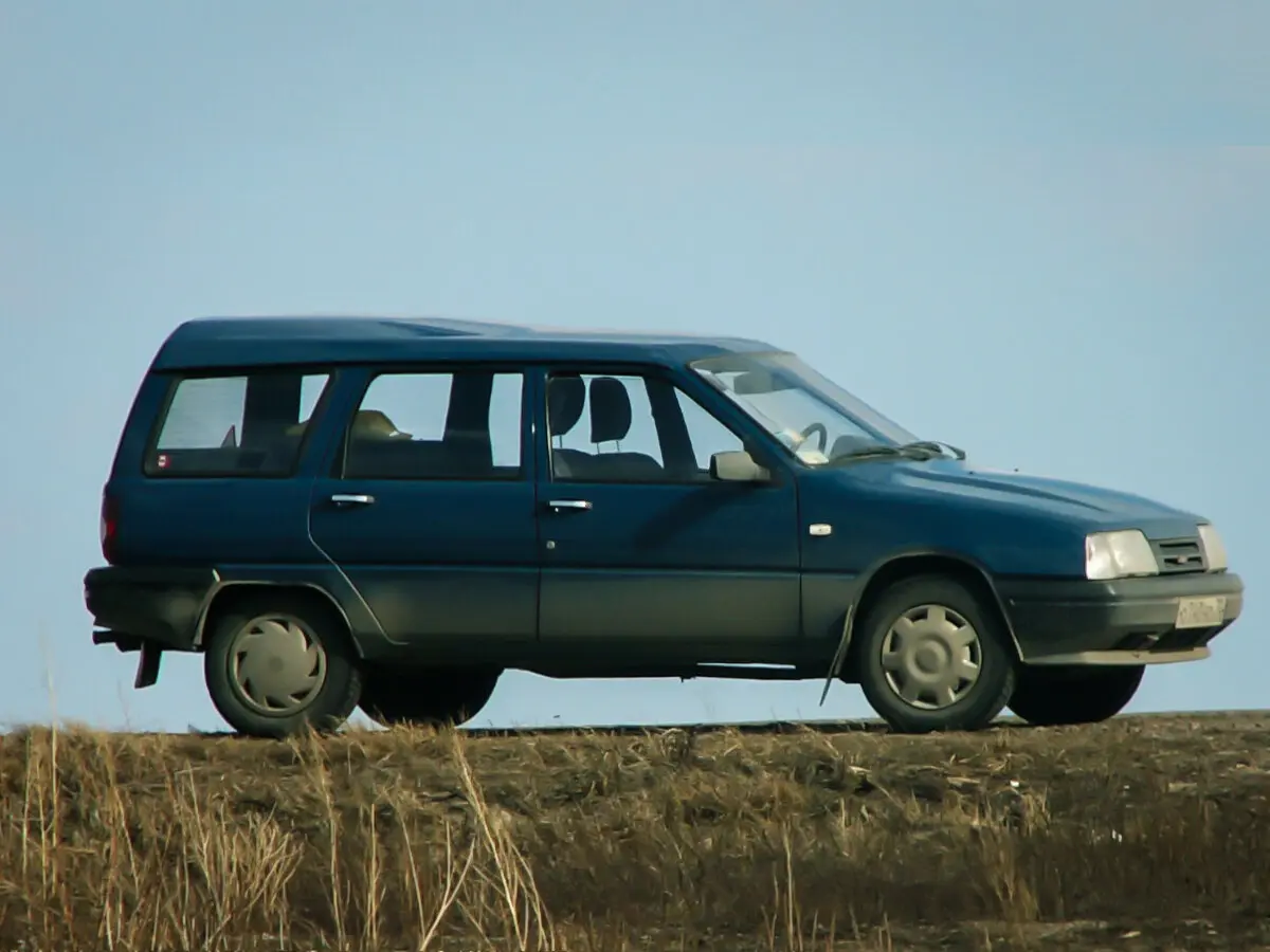 Иж 21261 «Фабула» 2004 – 2005 Универсал 5 дв. — сүрөт 2