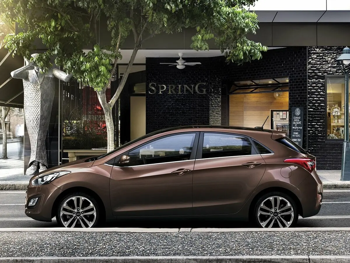 Hyundai i30 II Рестайлинг Хэтчбек 5 дв. — фото 2