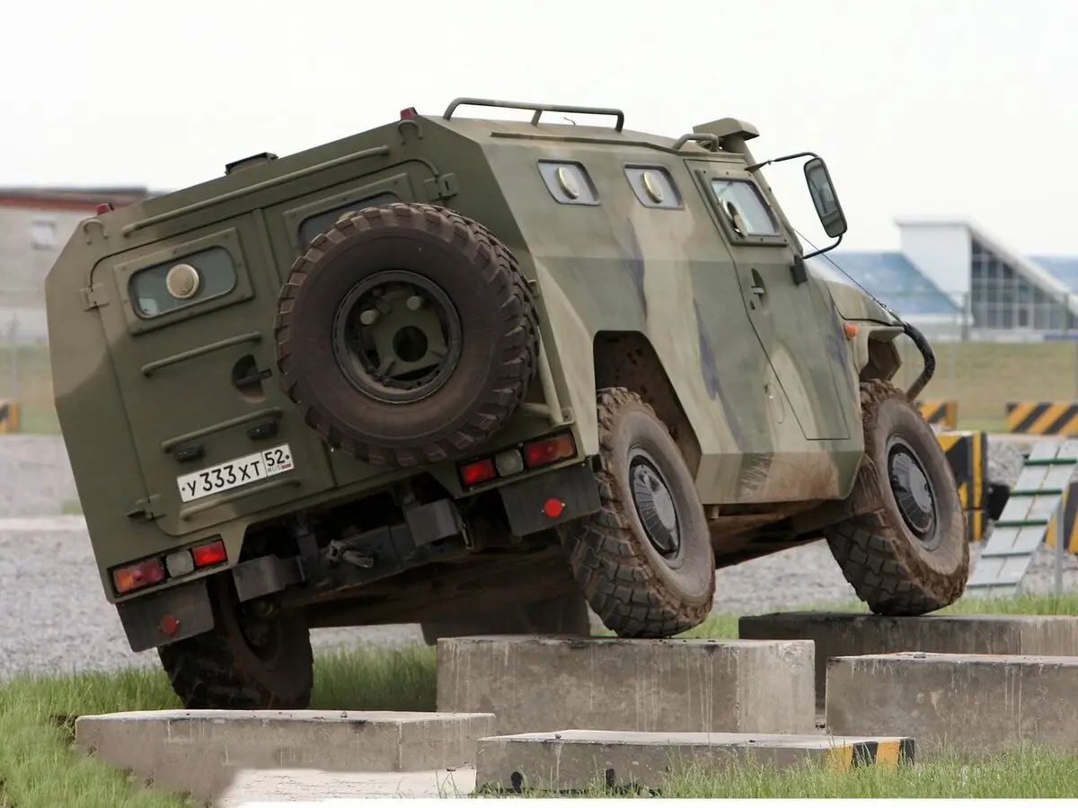 ГАЗ 2330 «Тигр» 2003 – н.в. Внедорожник 5 дв. — сүрөт 4