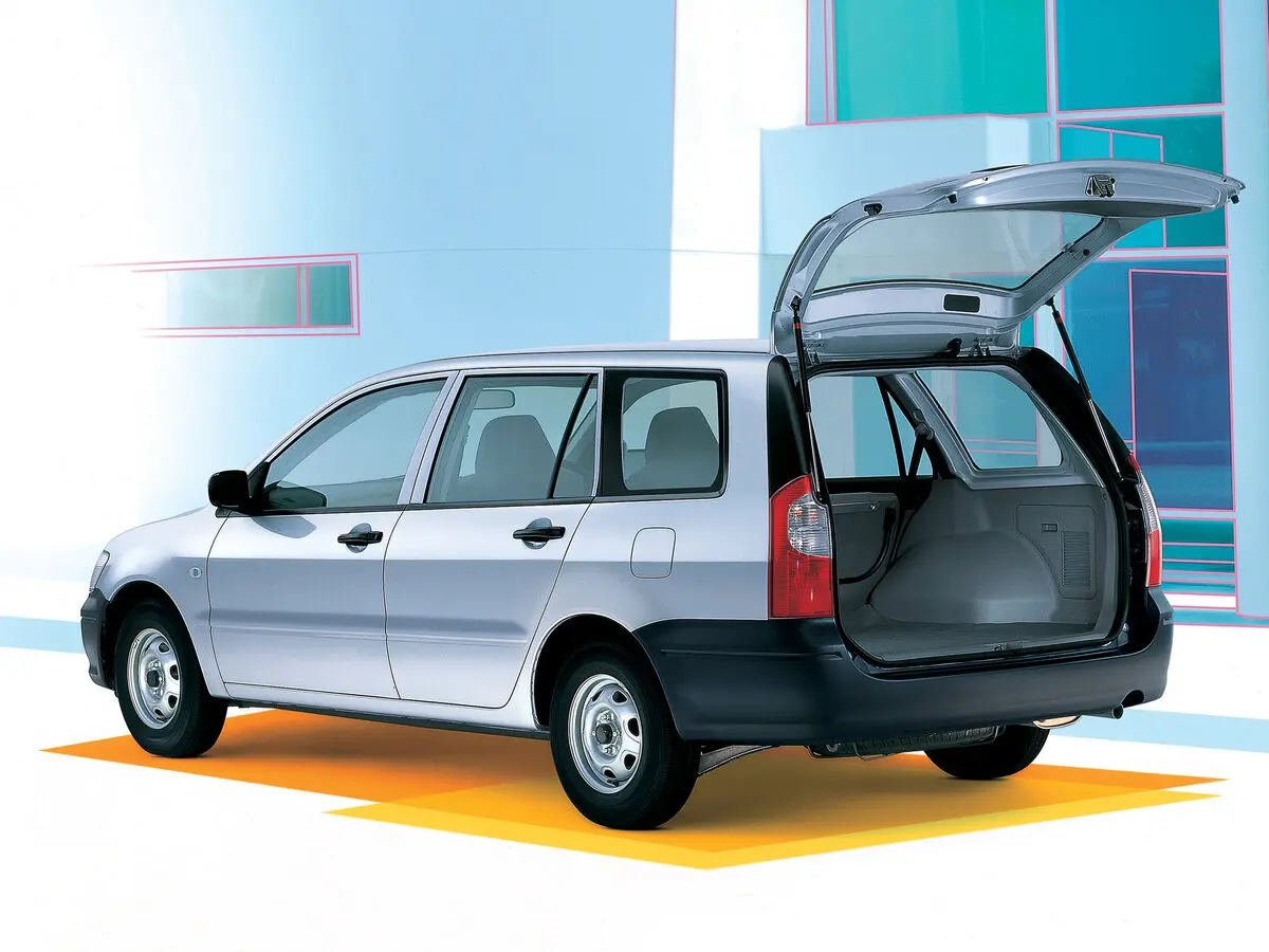 Mitsubishi Lancer Cargo CS2V Универсал 5 дв. — сүрөт 3