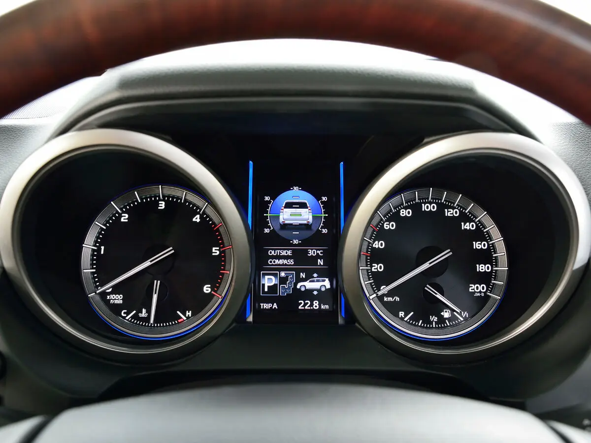 Toyota Land Cruiser Prado 150 Series Рестайлинг 1 Внедорожник 3 дв. — фото 6