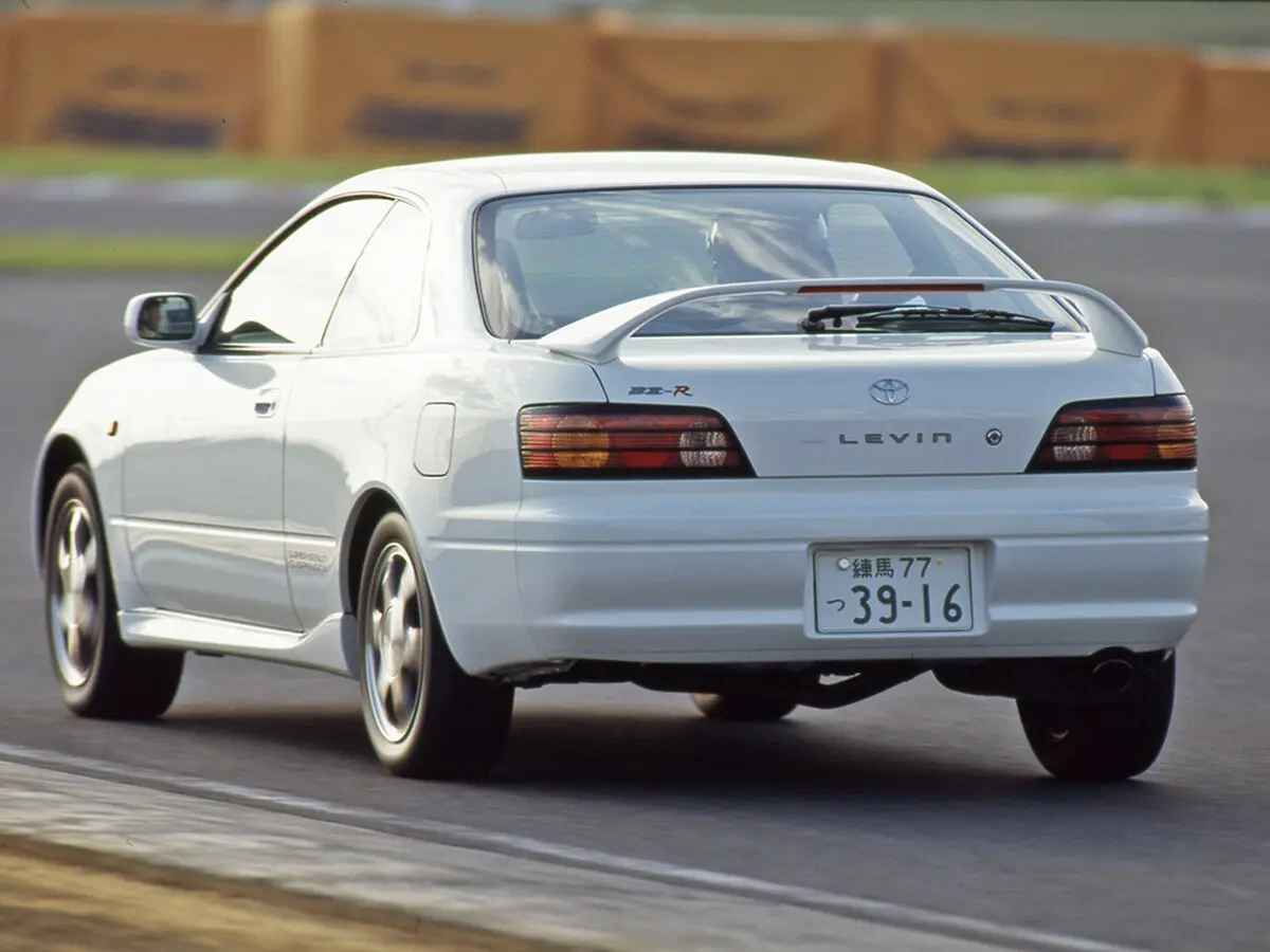 Toyota Corolla Levin VII (AE110/AE111) Купе — 照片 4