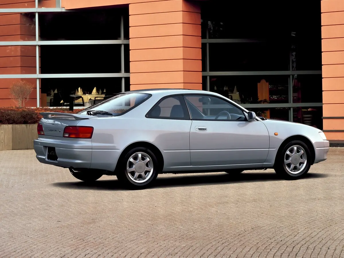 Toyota Corolla Levin VII (AE110/AE111) Купе — 照片 5