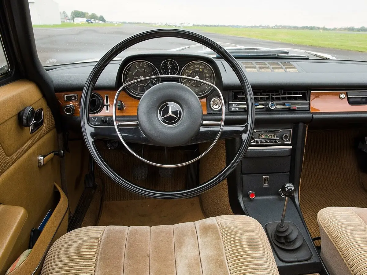 Mercedes-Benz W114 1968 – 1977 Купе — сүрөт 5